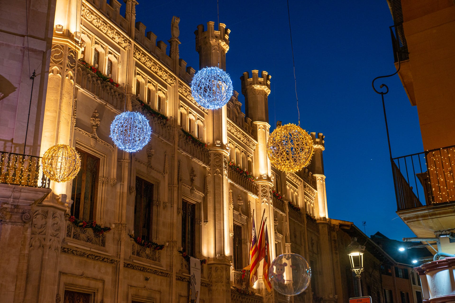 Weihnachten Mallorca,Strassen von Palma,Hafen Puerto Portals,Markt im Pueblo Español