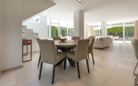 V-4024 Bendinat Renoviertes Haus mit Pool und 4 Schlafzimmern in der exklusiven Gegend von Bendinat