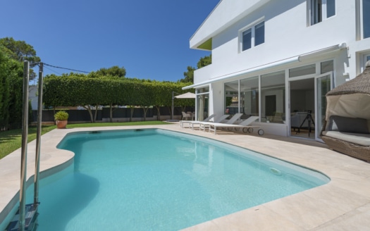 V-4024 Bendinat Renoviertes Haus mit Pool und 4 Schlafzimmern in der exklusiven Gegend von Bendinat