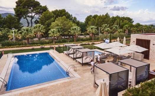 V-2078 Imposante Villa mit Ferienvermietungslizenz und Blick über das Tal sowie den Golfplatz von Canyamel