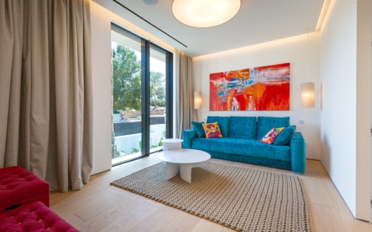 V-4542 Beeindruckende Designer-Villa mit Swimmingpool und viel Potenzial in ruhiger Gegend von Nova Santa Ponça