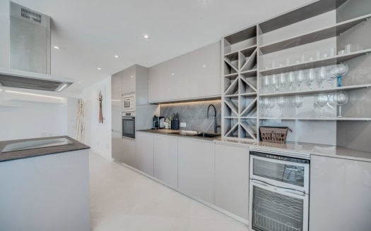 A-4691 Renoviertes Luxus Apartment in 1. Meereslinie mit  fantastischem Rundum Ausblick  11