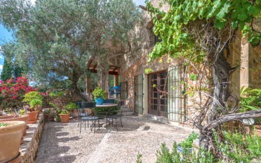 F-2301 Finca mit drei Gästehäusern mit großer Pool-Landschaft und Ferienvermietungslizenz in Cala San Vicente