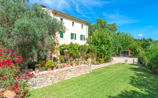 F-2301 Finca mit drei Gästehäusern mit großer Pool-Landschaft und Ferienvermietungslizenz in Cala San Vicente