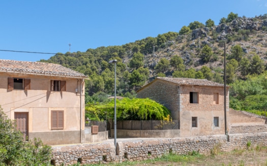 IF-4755 INVESTITION! Finca auf großem Grundstück mit Obstbäumen und viel Potenzial in Soller