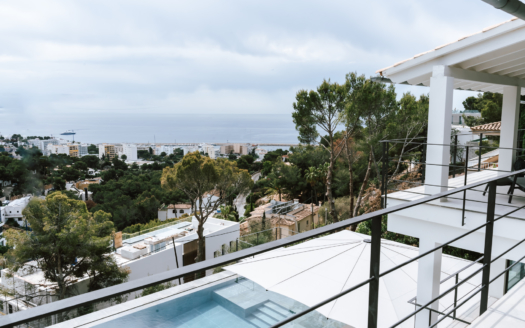 V-4715 Villa in Costa den Blanes mit elegantem, klaren Design und fantastischem Meerblick