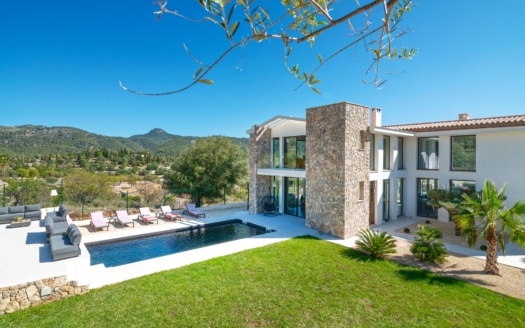 V-4335 Luxuriöse Designervilla mit atemberaubendem Panoramablick auf die Sierra de Tramuntana in Es Capdellà