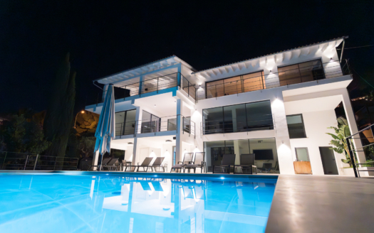 V-4715 Villa in Costa den Blanes mit elegantem, klaren Design und fantastischem Meerblick