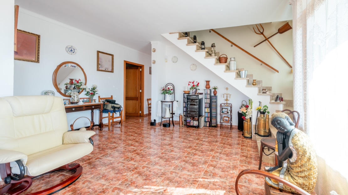 4856 Partly renovated country house in Ses Salines, with absolute privacy, dista