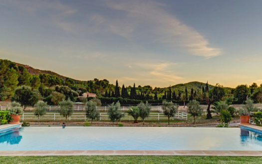 F-842 Traumhafte Finca mit großer Pool-Landschaft, Gästehaus und herrlichen Ausblick in die Ferne, in Calvia 2