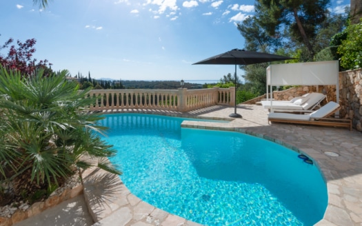 V-4657 Mediterrane Villa in Portals Nous mit beeindruckendem Panoramablick auf das Meer 3
