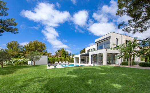 4999 Neuwertige, elegante Villa in Sol de Mallorca mit großem Garten, Salzwasser Pool und Privatsphäre 5