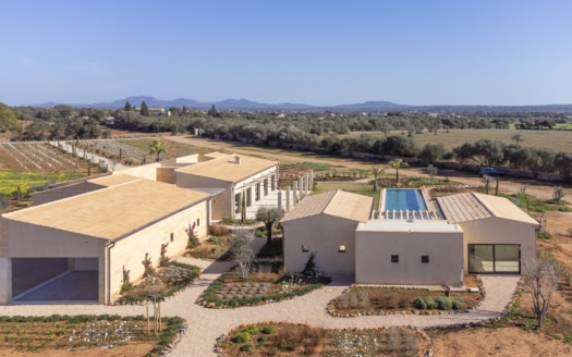 F-4456 Beeindruckende Finca in Campos nach altem Bau-Recht konstruiert mit enormen Pool und Privatsphäre