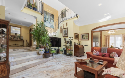 5037 Imposante, mediterrane Villa in Cas Catala, in ruhiger Lage mit großem Pool und Teil-Meerblick 8