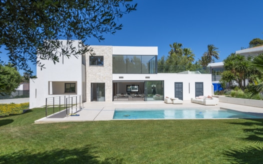 V-4135 NEUBAU! Ruhig gelegene Traum-Villa in Nova Santa Ponça mit Pool, Garten und Privatsphäre 17