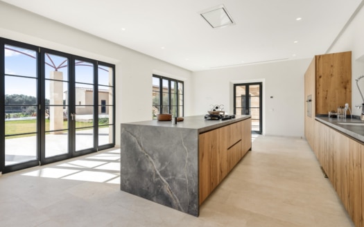 F-4456 Beeindruckende Finca in Campos nach altem Bau-Recht konstruiert mit enormen Pool und Privatsphäre