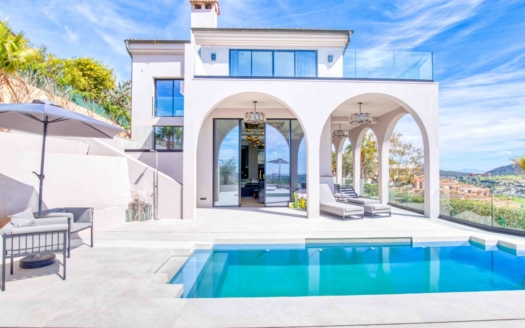 V-4571 Neuwertige Designer Villa mit unbezahlbarem Meer- und Hafenblick & beheizbarem Pool in Santa Ponsa 3