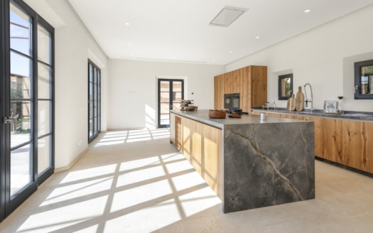 F-4456 Beeindruckende Finca in Campos nach altem Bau-Recht konstruiert mit enormen Pool und Privatsphäre