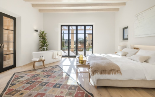 F-4456 Beeindruckende Finca in Campos nach altem Bau-Recht konstruiert mit enormen Pool und Privatsphäre