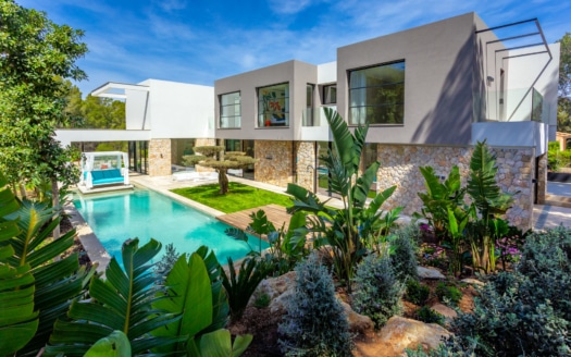 5036 Luxuriöse Designer Villa in Santa Ponsa mit herrlichem Garten, Pool und nah zum Strand 1