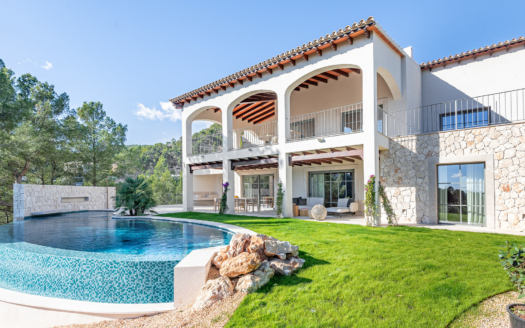 4958 Hochwertig sanierte Luxus-Villa in Son Vida mit Blick auf die Bucht von Palma und das Meer