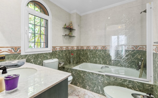 5037 Imposante, mediterrane Villa in Cas Catala, in ruhiger Lage mit großem Pool und Teil-Meerblick 13