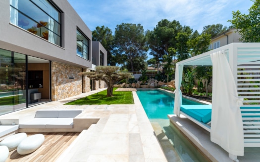 5036 Luxuriöse Designer Villa in Santa Ponsa mit herrlichem Garten, Pool und nah zum Strand 6