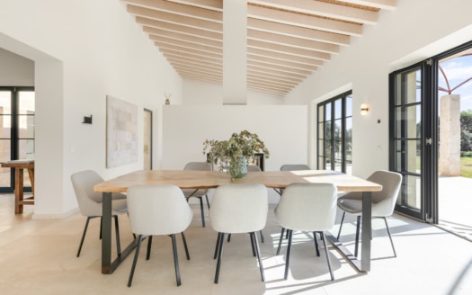 F-4456 Beeindruckende Finca in Campos nach altem Bau-Recht konstruiert mit enormen Pool und Privatsphäre