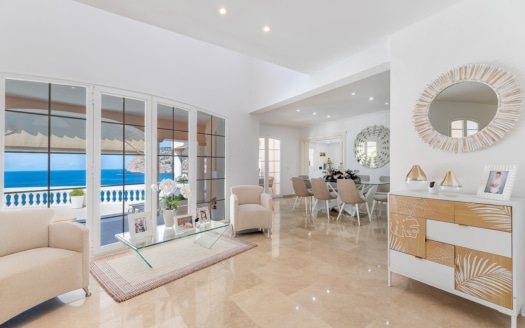 V-4761 Beeindruckende, mediterrane Villa in Camp de Mar mit traumhaftem Meerblick