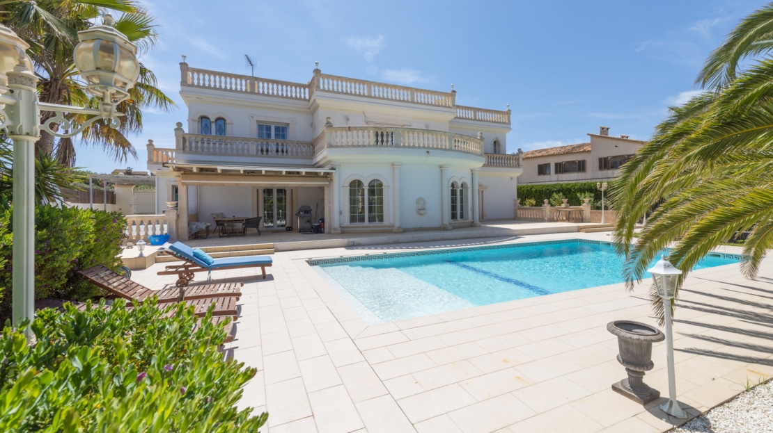 5059 Außergewöhnliche Villa in Badia Blava mit großer Pool Terrasse und eleganter Ausstattung 14