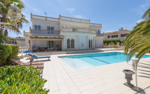 5059 Außergewöhnliche Villa in Badia Blava mit großer Pool Terrasse und eleganter Ausstattung 14
