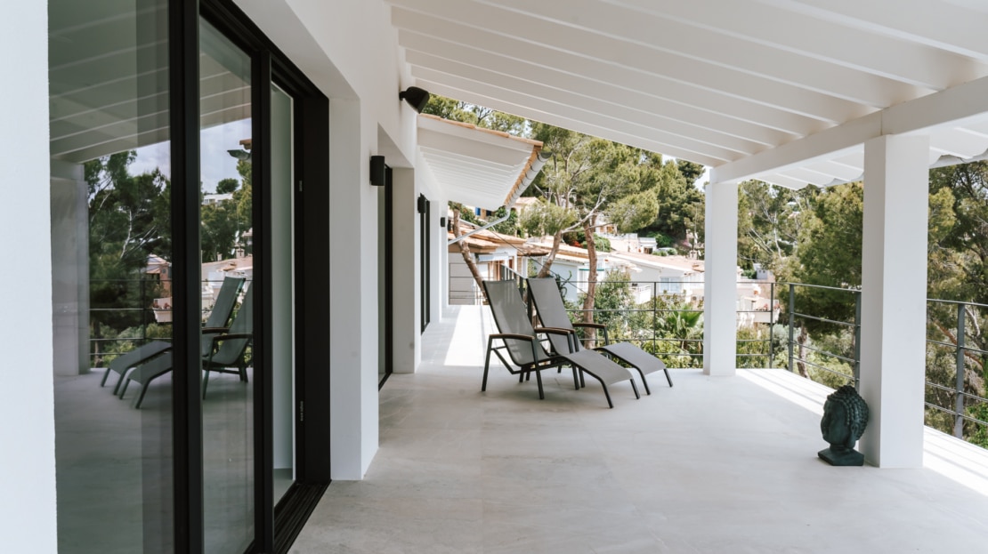 V-4715 Villa in Costa den Blanes mit elegantem, klaren Design und fantastischem Meerblick