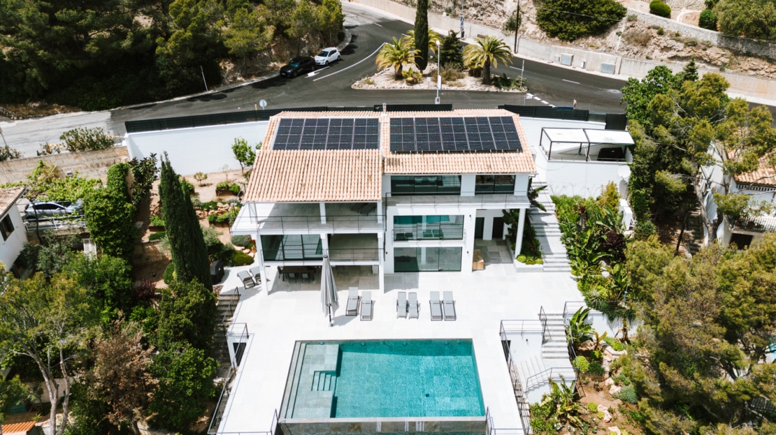 V-4715 Villa in Costa den Blanes mit elegantem, klaren Design und fantastischem Meerblick