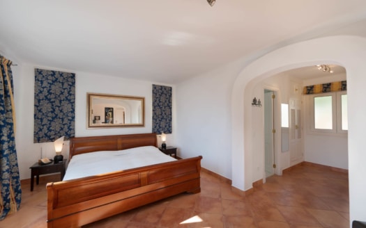 5227-66 Einzigartige Villa in Port Andratx mit Teilmeerblick 13