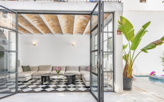 D-3998 Stylisches Stadthaus in Santa Catalina mit privatem Pool und viel Charakter, nah zum Meer