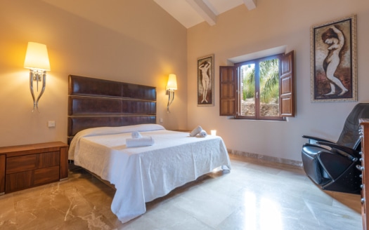 F-4701 Außergewöhnliche Finca in Manacor mit Infinity Pool & Panoramablick über Tal, Berge bis zum Meer