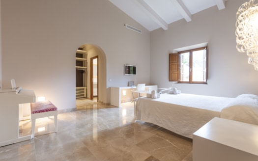 F-4701 Außergewöhnliche Finca in Manacor mit Infinity Pool & Panoramablick über Tal, Berge bis zum Meer