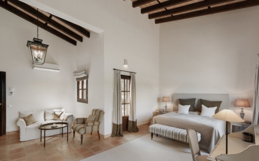 F-842 Imposante Finca in Calvia mit Gästehaus, Pool, Pferdekoppel und Privatsphäre