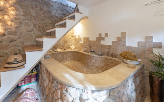 D-4819 Bunyola: Stadthaus mit Pool, Garten & Panoramablick – Ihr Tor zur Tramuntana