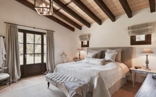 F-842 Imposante Finca in Calvia mit Gästehaus, Pool, Pferdekoppel und Privatsphäre