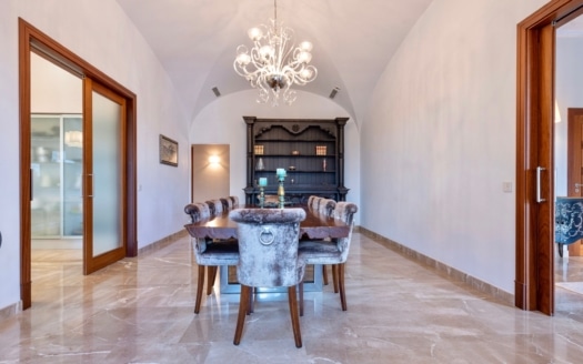 F-4701 Außergewöhnliche Finca in Manacor mit Infinity Pool & Panoramablick über Tal, Berge bis zum Meer 2