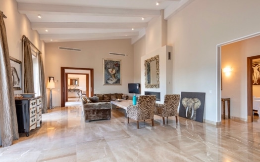F-4701 Außergewöhnliche Finca in Manacor mit Infinity Pool & Panoramablick über Tal, Berge bis zum Meer 1