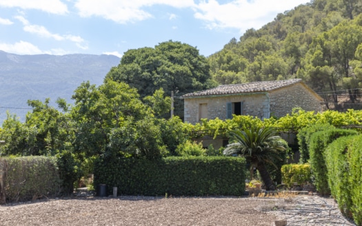 IF-4755 INVESTITION! Finca auf großem Grundstück mit Obstbäumen und viel Potenzial in Soller