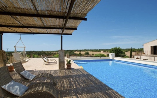 F-4037 Agroturismo-Finca mit herrlichem Weitblick, Pool und Lizenz zwischen Campos und Sa Rapita im Süd-Osten der Insel