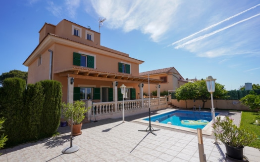 5438  - Villa in Cala Millor 16