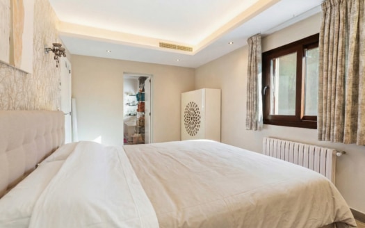 genai_image_de78bccd67b84f5fb51d4e1c1b5265ab_1764586927_00001