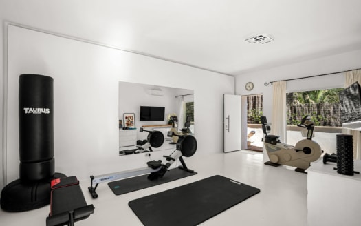 4996 Villa in La Mola 12