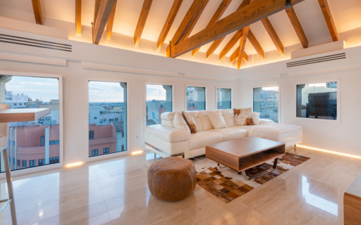 P-3864 Designer Duplex Penthouse in Palma mit gr. Terrasse, beeindruckendem Lichtdesign und Meerblick