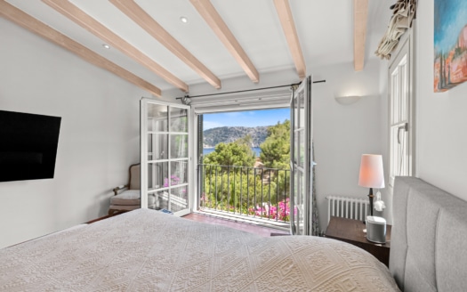 5420 - Sea view villa in Camp de Mar25