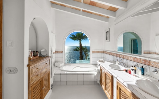 4996 Villa in La Mola 26